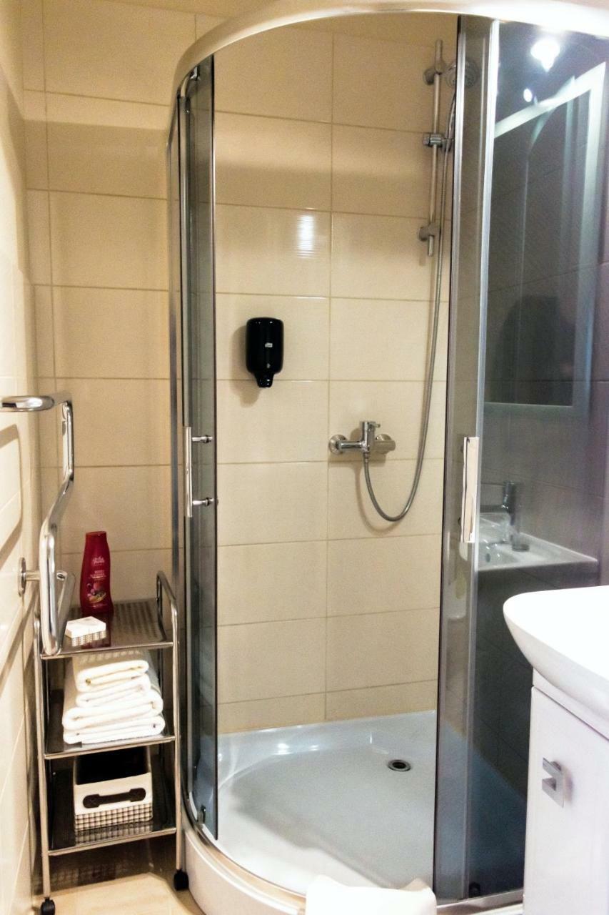 Karle Hotel Vitrupe エクステリア 写真
