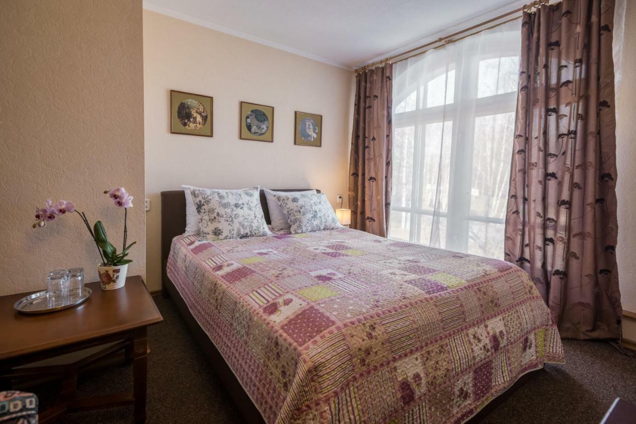 Karle Hotel Vitrupe エクステリア 写真