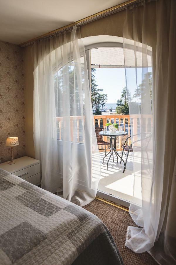 Karle Hotel Vitrupe エクステリア 写真
